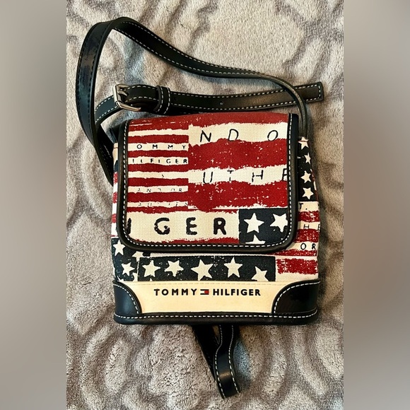 🇺🇸 Tommy Hilfiger Flag Print Crossbody Mini Bag – Distressed Canvas - Picture 1 of 8